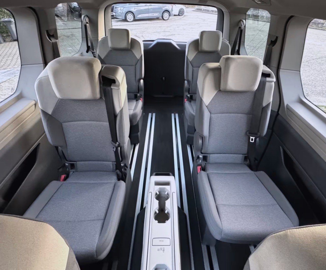 <b>Volkswagen Multivan T7</b>, 2022

5 390 000 ₽

42 000 км

• Двигатель: 2.0л
• Топливо: дизель
• Привод: передний
