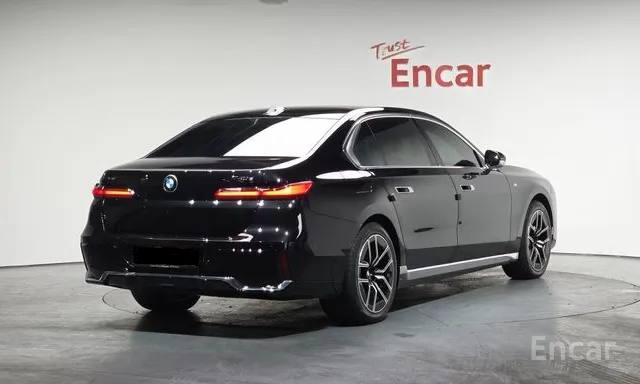 <b>BMW 740D M Sport xDrive</b>, 2024

12 890 000 ₽

11 400 км

• Двигатель: 3.0л
• Топливо: бензин
• Привод: полный
• Кузов: седан
