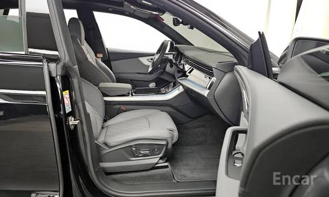 <b>Audi Q8 55 TFSI Quattro</b>, 2025

12 390 000 ₽

7 500 км

• Двигатель: 3.0л
• Топливо: бензин
• Привод: полный
