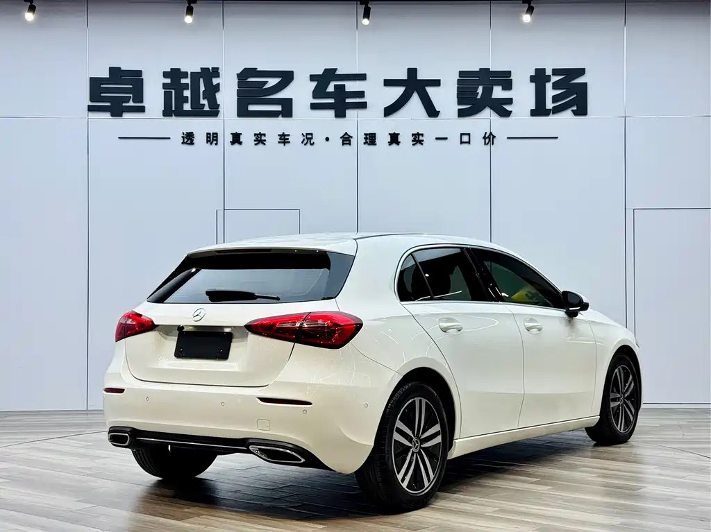 [Mercedes-Benz A-Class (Imported) 2021 A 180](https://m.che168.com/cardetail/index?infoid=56255042&pvareaid=111478&cpcid=0&isrecom=1&queryid=1760112293782$0$b4101ee3-52f9-4d42-a89d-79e5e41af96e$97224$1&cartype=30&cxextraparamsnew=&offertype=240&offertag=0&activitycartype=0&cstencryptinfo=&encryptinfo=&userareaid=0&adfromid=30165021&fromtag=0&ext=%7B%22urltype%22%3A%22%22%7D&otherstatisticsext=%7B%22cartype%22%3A30%2C%22eventid%22%3A%22usc_2sc_mc_mclby_cydj_click%22%2C%22history%22%3A%22%E5%88%97%E8%A1%A8%E9%A1%B5%22%2C%22is_remote%22%3A0%2C%22offertype%22%3A410%2C%22pvareaid%22%3A%22111478%22%2C%22srecom%22%3A%222%22%7D)

Доступен к заказу из Китая 🇨🇳 

- 2021.01 год
- пробег 26.000 км
- 1.3 л. бензин 136 л.с.
- ркпп, 2WD
- [максимальная комплектация](https://s3.twcstorage.ru/fce63e15-3d8e62ee-370b-4b89-8d4c-4cbab6bd1ed7/4e76249f-344d-4940-971c-b8d58278a4eb.pdf)
* информация по состоянию автомобиля отсутствует

Смета:
• Цена автомобиля на экспорт в Китае - 1.517.000₽;
• Растаможка - 231.403₽;
• Таможенный брокер - 110.000₽;
• Логистика Уссурийск - Москва - 250.000₽.
(крытая, застрахованная фура, сроки ~6-10 дней)

**• Цена под ключ в Москве - 2.109.000₽** (в Уссурийске минус 250.000₽)
__* актуальна с учетом курса валют на дату публикации данного объявления__ 

• Общие сроки доставки автомобиля ~ 10-45 дней

**‼️ОСТОРОЖНО МОШЕННИКИ‼️** - ПЕРЕД ЗАКАЗОМ АВТО [➡️ОБЯЗАТЕЛЬНО ОЗНАКОМИТЬСЯ⬅️](https://t.me/avtobezriskovimport/36726)

Бесплатная консультация по заказу авто 🇰🇷🇨🇳 писать [МЕНЕДЖЕРУ 👈](https://t.me/avtobezriskovmanager) 

[🧮 БЕСПЛАТНЫЙ БОТ-КАЛЬКУЛЯТОР](https://t.me/abr_raschet_bot) для просчета авто из Кореи и Китая за 2 минуты 🔥

Активный чат 🚘 - [ПОДПИШИСЬ И ЗАДАЙ ЛЮБОЙ ВОПРОС](https://t.me/+i2hk2XEYUqU4MzIy)

#автодо2_5млн_абр

Что скажите 🙃
👍 - класс, себе бы взял(а)
👎 - лучше в РФ купить 
🥴 - спорный авто