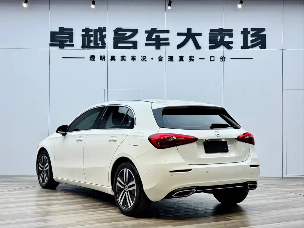 [Mercedes-Benz A-Class (Imported) 2021 A 180](https://m.che168.com/cardetail/index?infoid=56255042&pvareaid=111478&cpcid=0&isrecom=1&queryid=1760112293782$0$b4101ee3-52f9-4d42-a89d-79e5e41af96e$97224$1&cartype=30&cxextraparamsnew=&offertype=240&offertag=0&activitycartype=0&cstencryptinfo=&encryptinfo=&userareaid=0&adfromid=30165021&fromtag=0&ext=%7B%22urltype%22%3A%22%22%7D&otherstatisticsext=%7B%22cartype%22%3A30%2C%22eventid%22%3A%22usc_2sc_mc_mclby_cydj_click%22%2C%22history%22%3A%22%E5%88%97%E8%A1%A8%E9%A1%B5%22%2C%22is_remote%22%3A0%2C%22offertype%22%3A410%2C%22pvareaid%22%3A%22111478%22%2C%22srecom%22%3A%222%22%7D)

Доступен к заказу из Китая 🇨🇳 

- 2021.01 год
- пробег 26.000 км
- 1.3 л. бензин 136 л.с.
- ркпп, 2WD
- [максимальная комплектация](https://s3.twcstorage.ru/fce63e15-3d8e62ee-370b-4b89-8d4c-4cbab6bd1ed7/4e76249f-344d-4940-971c-b8d58278a4eb.pdf)
* информация по состоянию автомобиля отсутствует

Смета:
• Цена автомобиля на экспорт в Китае - 1.517.000₽;
• Растаможка - 231.403₽;
• Таможенный брокер - 110.000₽;
• Логистика Уссурийск - Москва - 250.000₽.
(крытая, застрахованная фура, сроки ~6-10 дней)

**• Цена под ключ в Москве - 2.109.000₽** (в Уссурийске минус 250.000₽)
__* актуальна с учетом курса валют на дату публикации данного объявления__ 

• Общие сроки доставки автомобиля ~ 10-45 дней

**‼️ОСТОРОЖНО МОШЕННИКИ‼️** - ПЕРЕД ЗАКАЗОМ АВТО [➡️ОБЯЗАТЕЛЬНО ОЗНАКОМИТЬСЯ⬅️](https://t.me/avtobezriskovimport/36726)

Бесплатная консультация по заказу авто 🇰🇷🇨🇳 писать [МЕНЕДЖЕРУ 👈](https://t.me/avtobezriskovmanager) 

[🧮 БЕСПЛАТНЫЙ БОТ-КАЛЬКУЛЯТОР](https://t.me/abr_raschet_bot) для просчета авто из Кореи и Китая за 2 минуты 🔥

Активный чат 🚘 - [ПОДПИШИСЬ И ЗАДАЙ ЛЮБОЙ ВОПРОС](https://t.me/+i2hk2XEYUqU4MzIy)

#автодо2_5млн_абр

Что скажите 🙃
👍 - класс, себе бы взял(а)
👎 - лучше в РФ купить 
🥴 - спорный авто