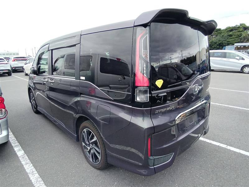 <b>Honda Freed</b>, 2016

1 210 000 р.

121 000 км

• Двигатель: 1.5л
• Топливо: гибрид
• Привод: передний
• Кузов: минивэн
