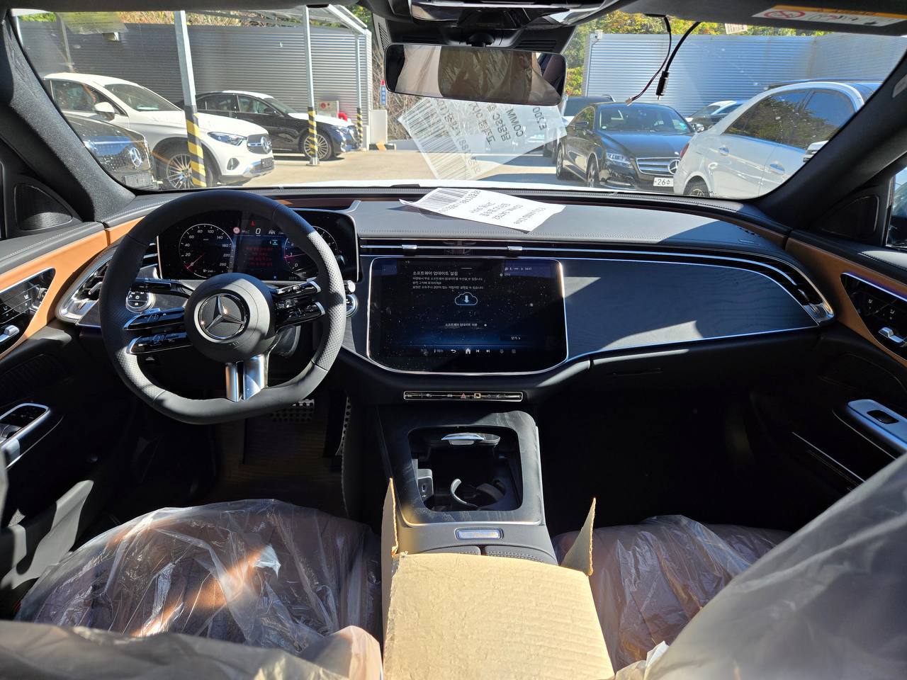 <b>Mercedes-Benz E200</b>, 2025

7 520 000 ₽

• Двигатель: 2.0л
• Топливо: бензин
• КПП: автомат
• Привод: задний
